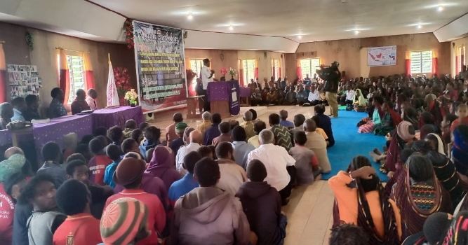 Buka Rapat Konfrensi, Bupati Abock Busup Kunjungi Distrik Soba