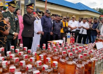 Pemusnahan Miras Warnai Peringatan HUT Bhayangkara Ke 73 di Mamberamo Raya