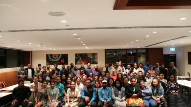 Gubernur Papua Bertemu Dengan Mahasiwa Papua di New Zealand