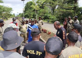 Bupati Abock Busup Minta Warga di Kawasan Bandara Perhatikan KKOP