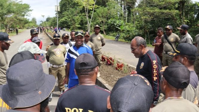 Bupati Abock Busup Minta Warga di Kawasan Bandara Perhatikan KKOP