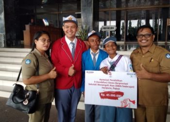 25 Pelajar di Papua Menerima Beasiswa Dari BUMN