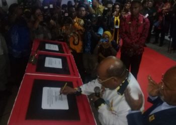 Gubernur Papua Resmikan Gedung DPRP II dan Luncurkan Logo dan Maskot PON XX