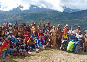 Pemkab Tolikara gelar Festival Paralayang dan seni budaya dalam rangka persiapan PON 2020 Papua dari cabor Paralayang