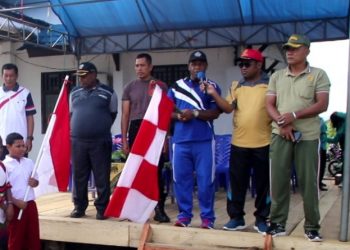 Wakil Bupati Yahukimo, Mengajak Masyarakat Mendengar Radio RBS