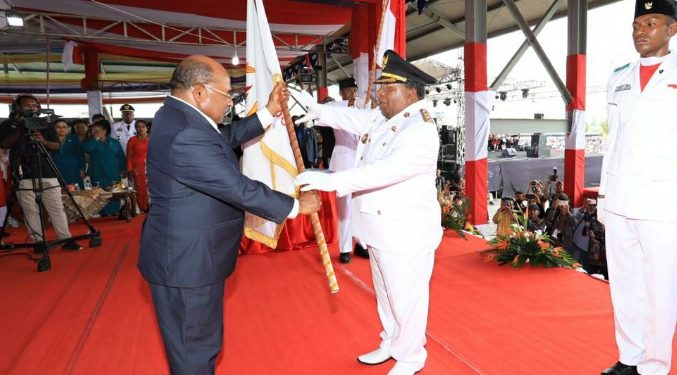 Gubernur Papua Lantik Ketua dan Pengurus KONI Mimika