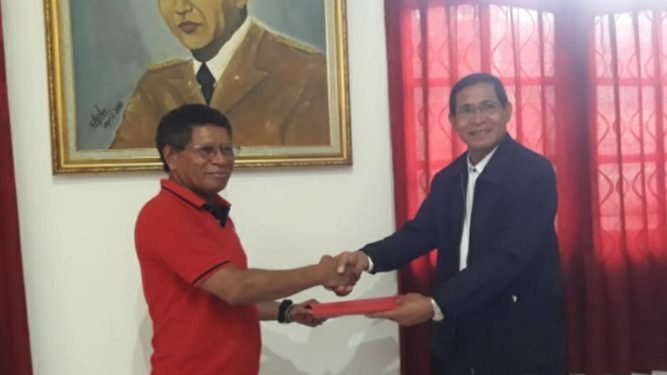 Jermias Basikbasik Daftar Bacabup Merauke di PDIP