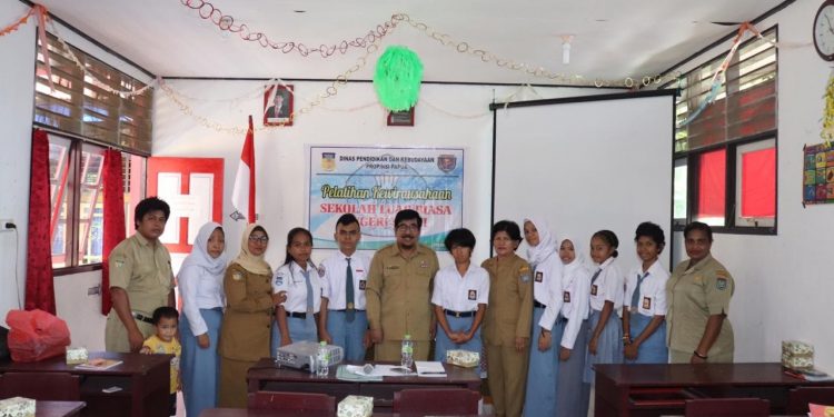 Ditengah Keterbatasannya 10 Siswa-Siswi SLB Serui Ikuti Latihan Kewirausahaan