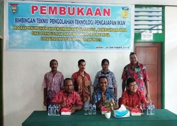 Disperindag Papua Berikan Bimtek Pengasapan Ikan di Yapen