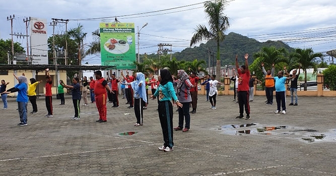 Sambut HUT Sumpah Pemuda, Dinkes Papua Bersama OKP Cipayung Gelar Senam Sehat dan Donor Darah