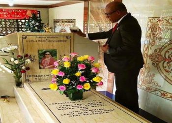 Pasca di lantik, Jansen Monim Memilih Kunjungi Makam Istri