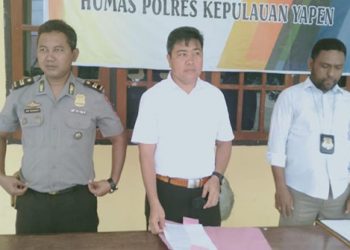 Gadis Belia Kuras ATM Milik Orang Lain