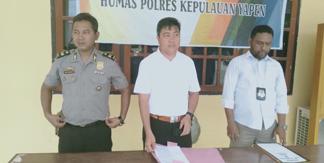 Gadis Belia Kuras ATM Milik Orang Lain