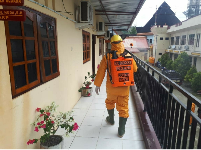 Bid Dokkes Sterilkan Mako Brimod dan Kantor TVRI Papua