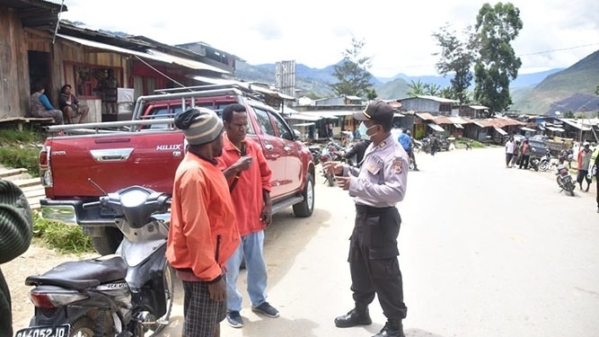 Polres Lanny Jaya Imbau Masyarakat Gunakan Masker