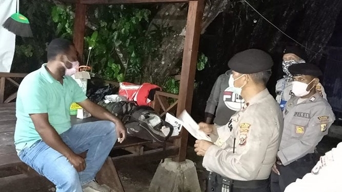 Polisi Imbau Masyarakat Terapkan Social Distancing dan Pakai Masker