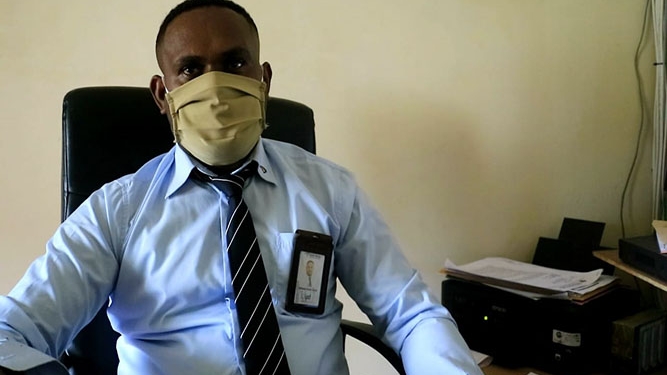 Bank Papua KCP Elelim Terapkan Sosial Fisical Distancing