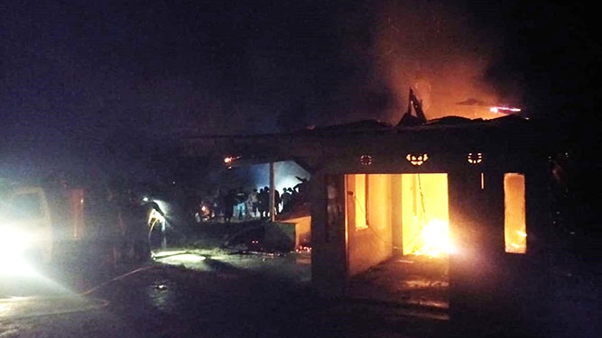 Polisi Tangani Kebakaran 2 Unit Rumah Di Keerom