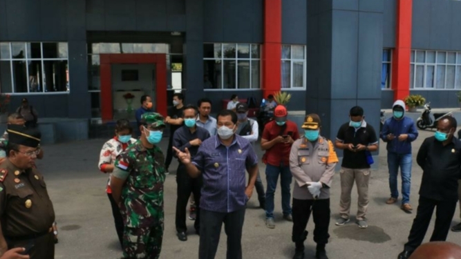 Jalur Jalan Darat Dikawal Ketat TNI Dan Polri