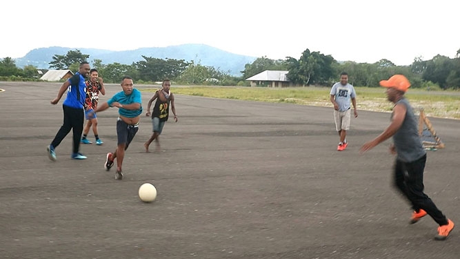 Bank Papua KCP Elelim Gelar Pertandingan Futsal