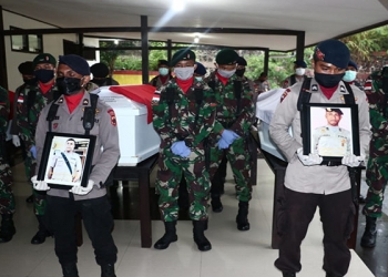 Jenazah Polisi Korban Bentrok di Terbangkan Ke Merauke