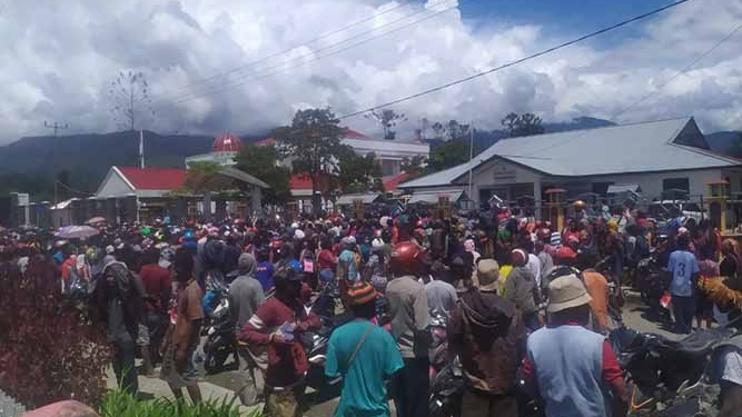 Virus Bisa Menular Jika Masyarakat Berkerumun Terima Bantuan