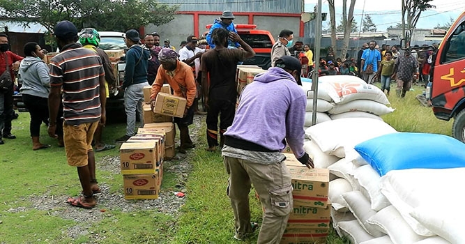 Pemda Jayawijaya Salurkan Sembako ke Masyarakat di 40 Distrik