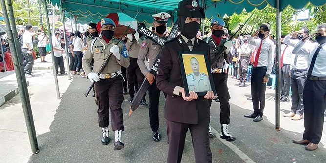 Keluarga Minta Kasus Kematian Adiknya di Tuntaskan Polri