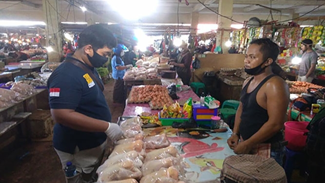 Gugus Tugas Covid-19 Pantau Sembako di Pasar Hamadi