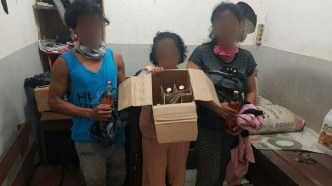 Nekat Jual Miras Ilegal, Dua IRT Ditangkap