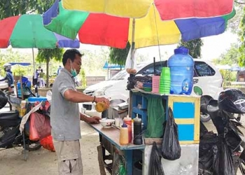 Kebutuhan Hidup Mendesak Kembali Berjualan