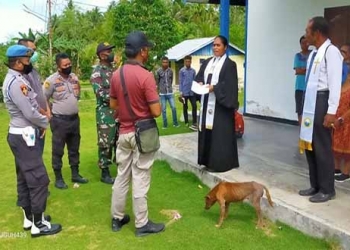 Cegah Corona, Aparat Ajak Warga Supiori Ibadah di Rumah