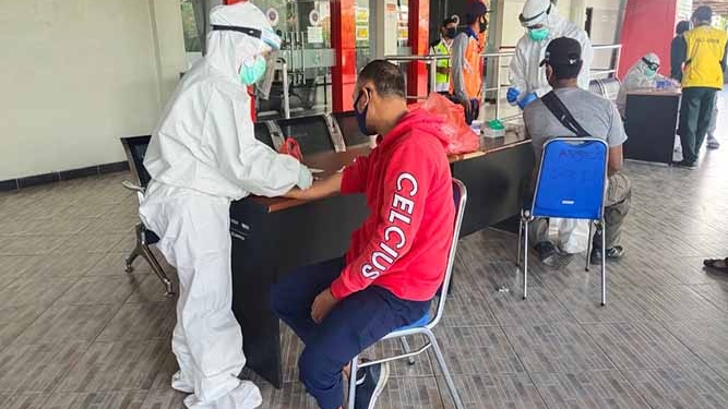 Karyawan Aviasi Penerbangan Kargo Rapid Test Massal