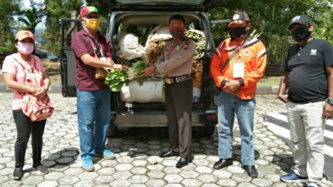 Kampung Yakonde Salurkan Bantuan ke Seluruh Warga