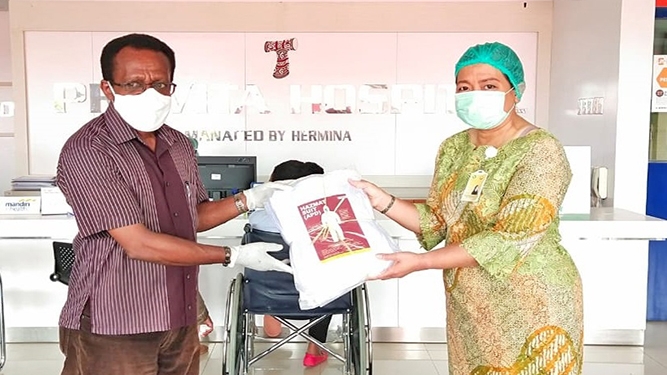 Pemkot Jayapura Salurkan APD Ke RS Dian Harapan