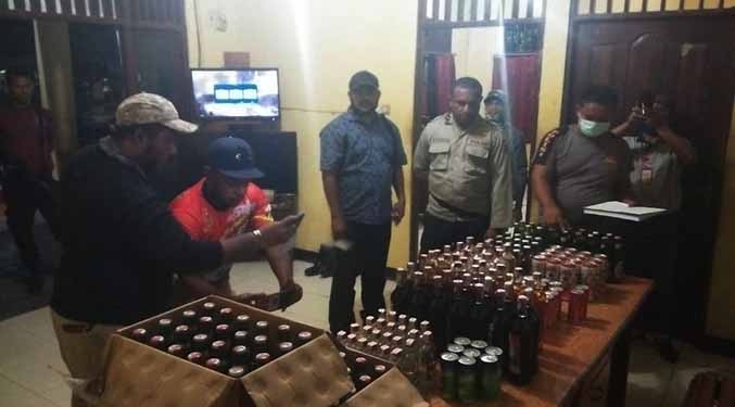 Polisi Tangkap Penjual Minuman Alkohol Ilegal Di Expo