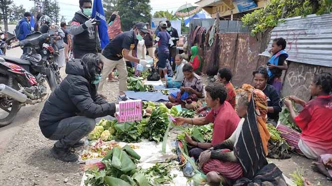 Dies Natalis Ke-58, Gamki Jayawijaya Gelar Aksi Berbagi Kasih