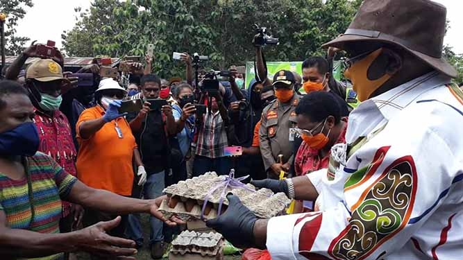 Pemprov Papua Salurkan Bansos Khusus OAP