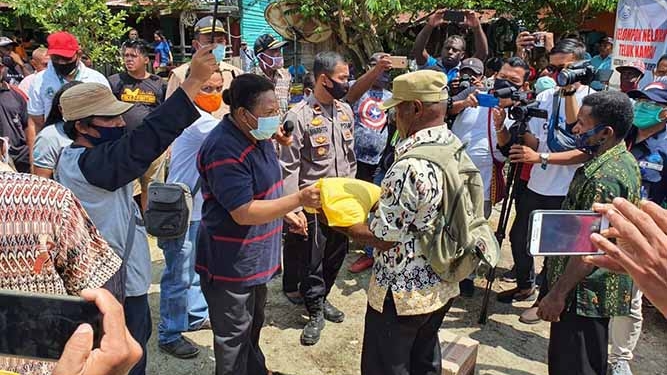 Pemkab Jayapura Salurkan Bantuan Ke Masyarakat Demta