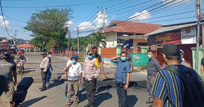 Aksi Pemalangan Jalan Amphibi Hamadi Telah Dibuka
