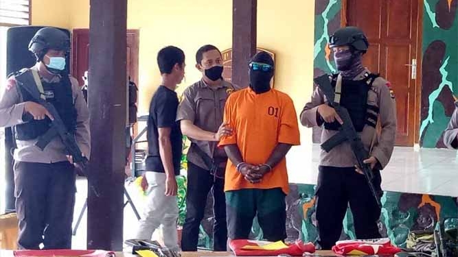 Polisi Telusuri Perkara Tersangka Ivan Sambom