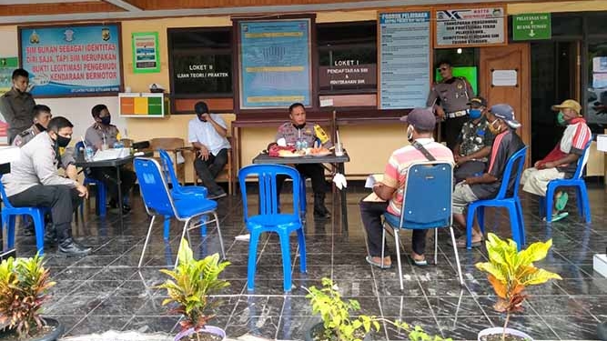 Polres Yapen Mulai Sosialisasikan Penerapan New Normal