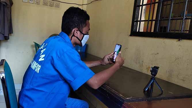 Polres Biak Gunakan Besuk Tanahan Secara Online