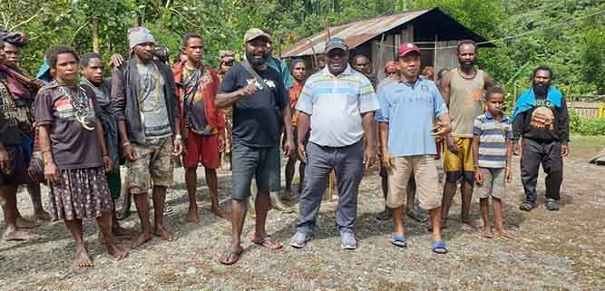 Selesaikan Persoalan Tambang, Bupati Paniai Kunjungi Bayabiru