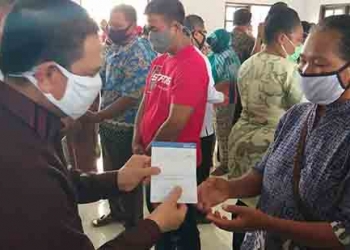 Pemkab Keerom Salurkan Bantaun Modal Usaha bagi 3.995 UMKM dan IKM