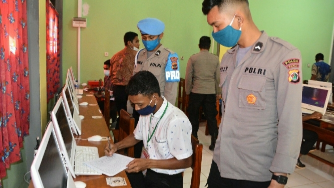 49 Calon Tamtama Polri Jalani Tes Akademik