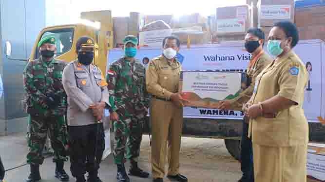 WVI Wamena Salurkan Bantuan APD Kepada Pemkab Jayawijaya