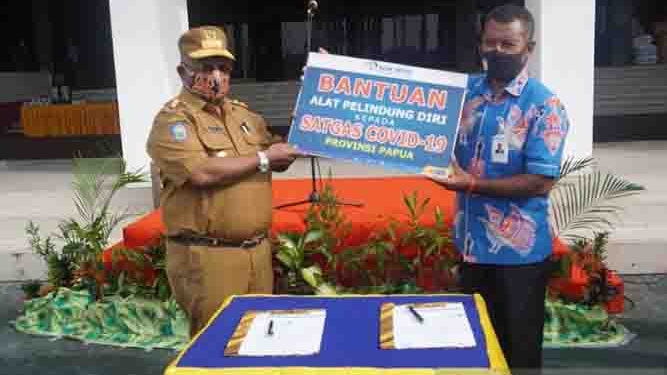 Pemprov Terima Bantuan APD Dari Bank Papua