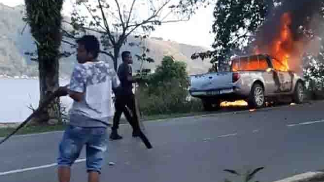 Polisi Tangani Pembakaran Mobil Hilux di Waena