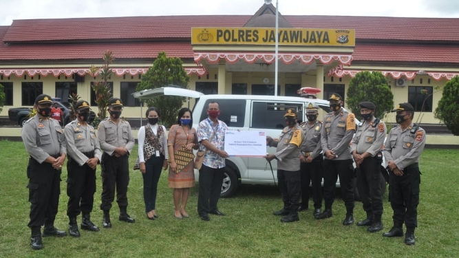 Polres Jayawijaya Terima Mobil Ambulans Bantuan CSR Bank BRI